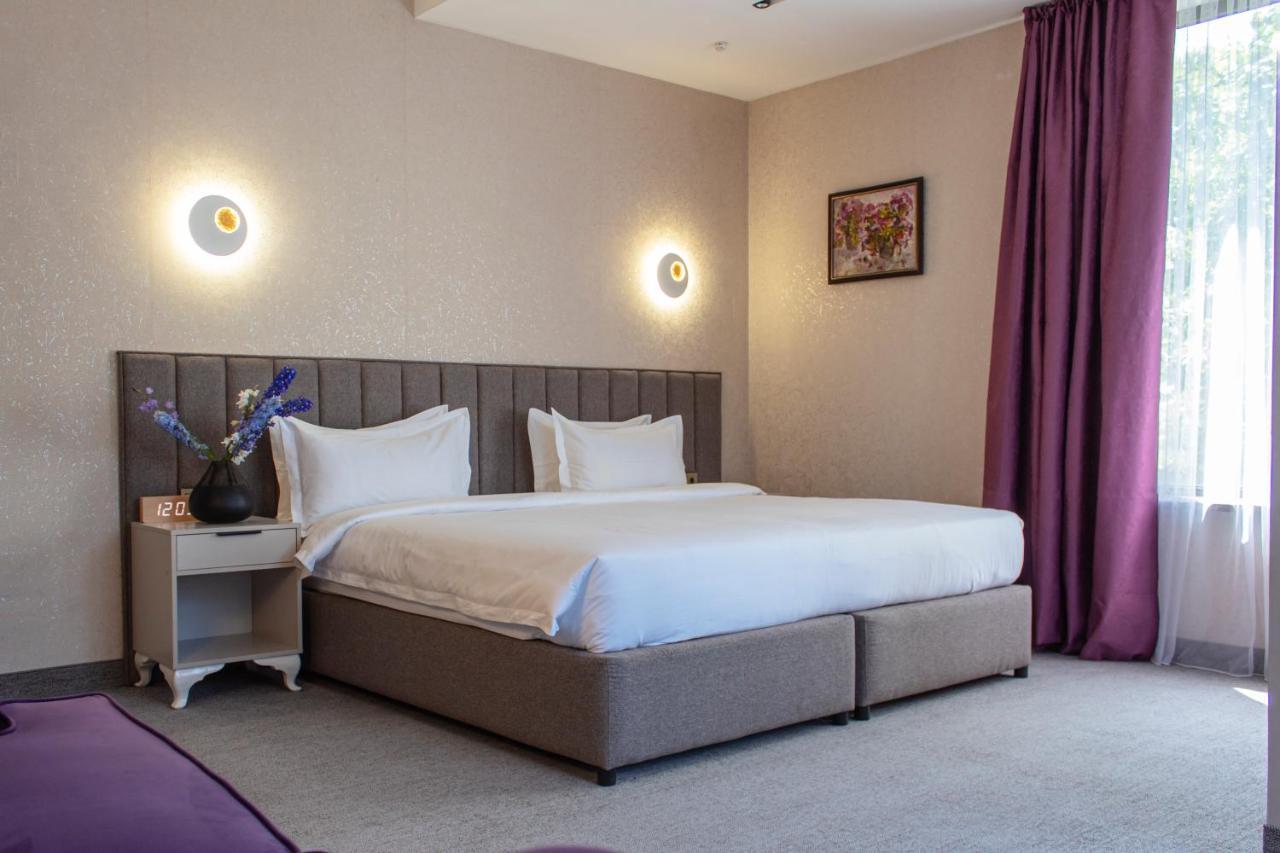 Orient Hotel Μπισκέκ Εξωτερικό φωτογραφία