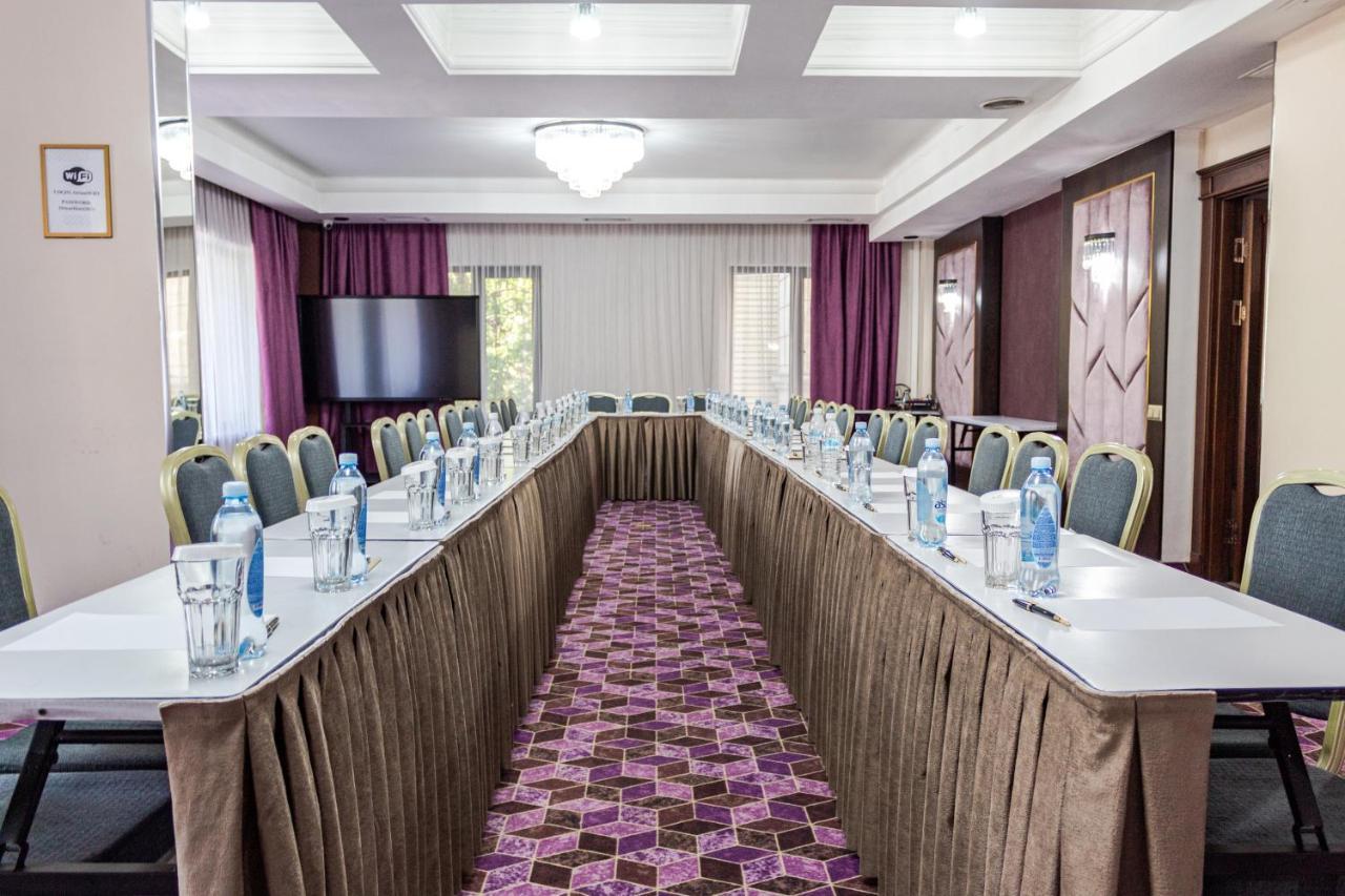 Orient Hotel Μπισκέκ Εξωτερικό φωτογραφία