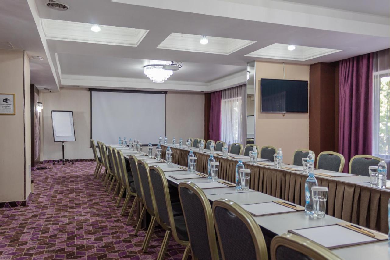 Orient Hotel Μπισκέκ Εξωτερικό φωτογραφία